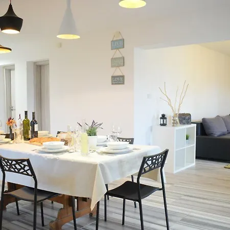 Apartments Ena Apartment Trogir
