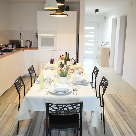 Apartments Ena